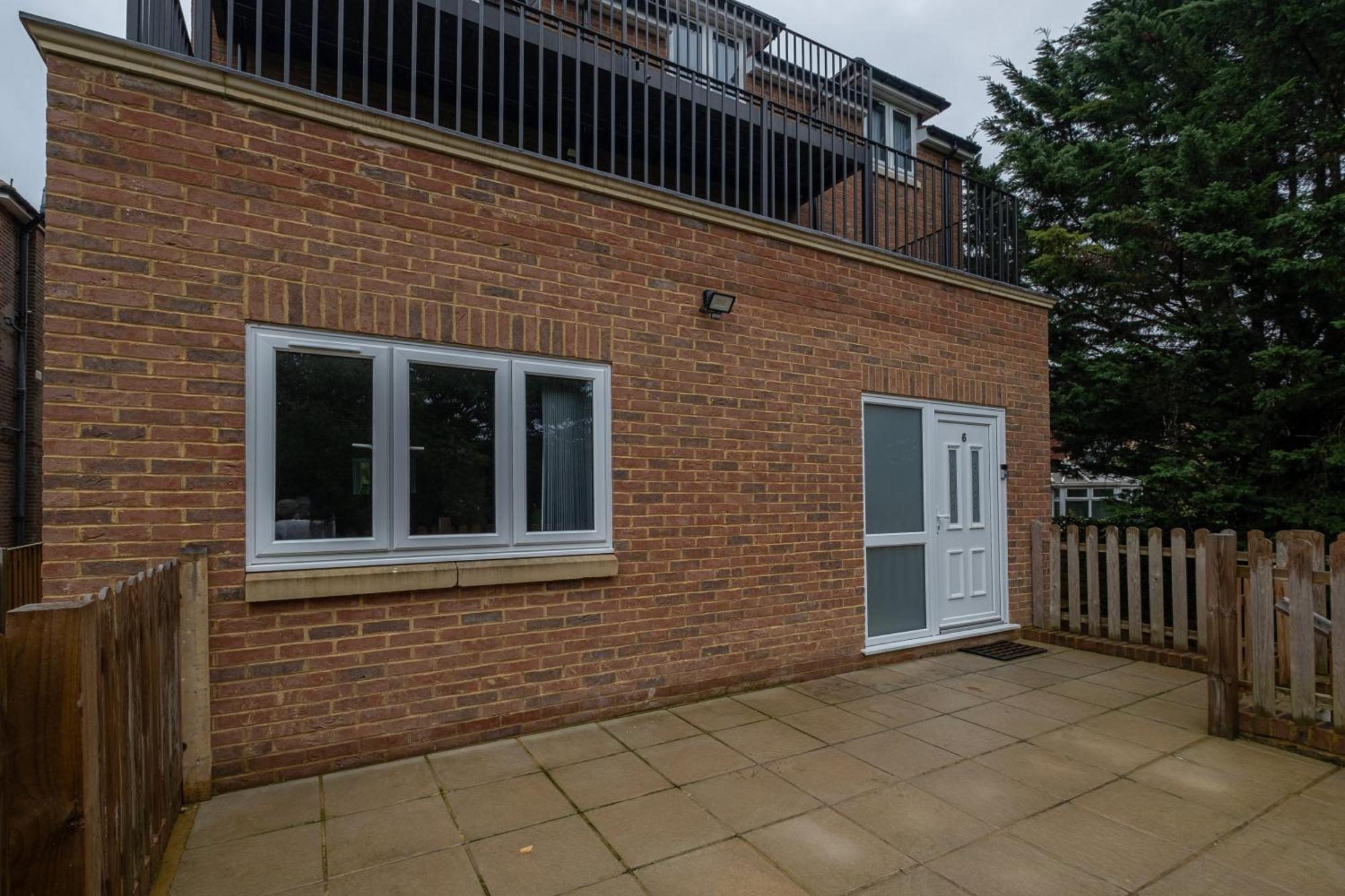 2 Bedroom Penthouse With Parking High Wycombe By 360Stays Exterior foto